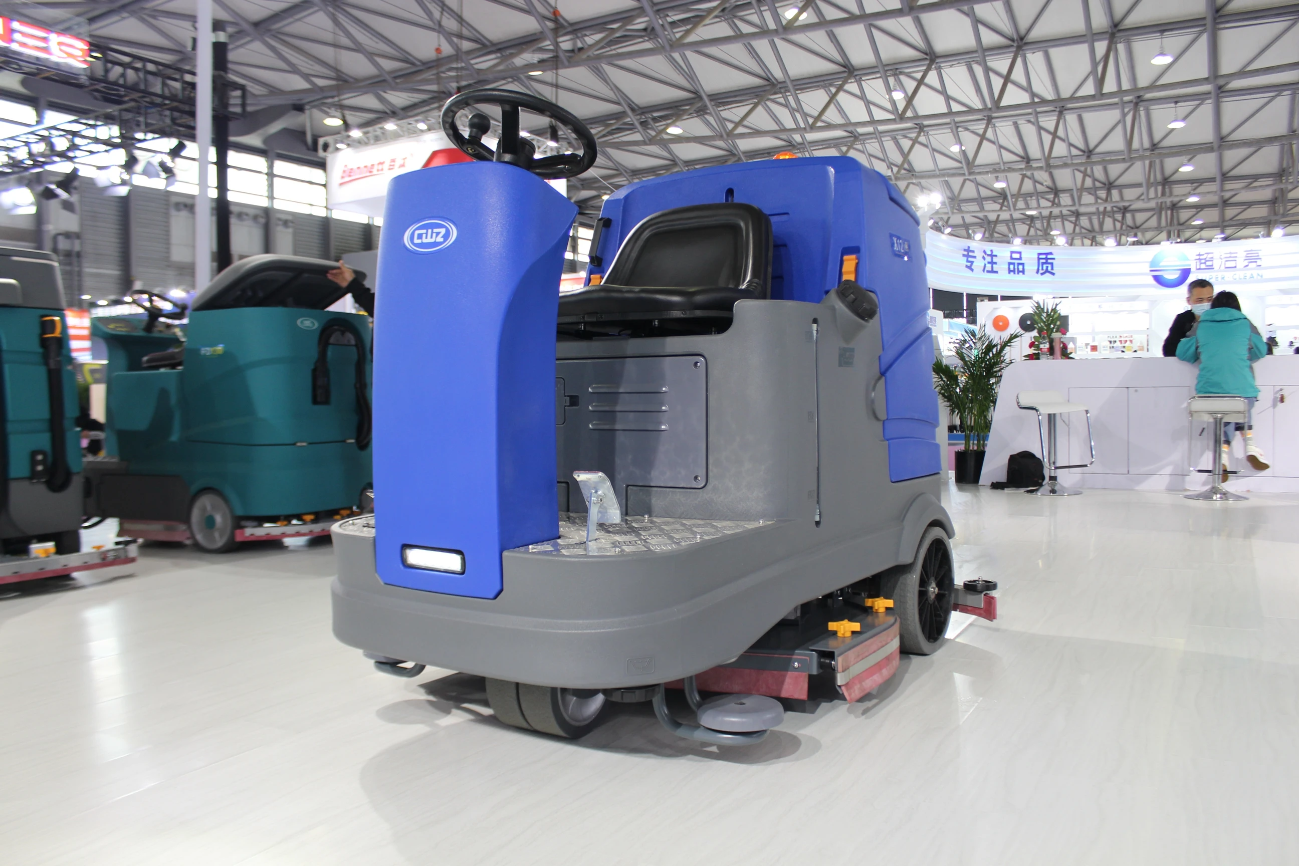 Efficient Cleaning Equipment Ride-on Floor Scrubber Dryer Industrial Floors Cleaning Machines