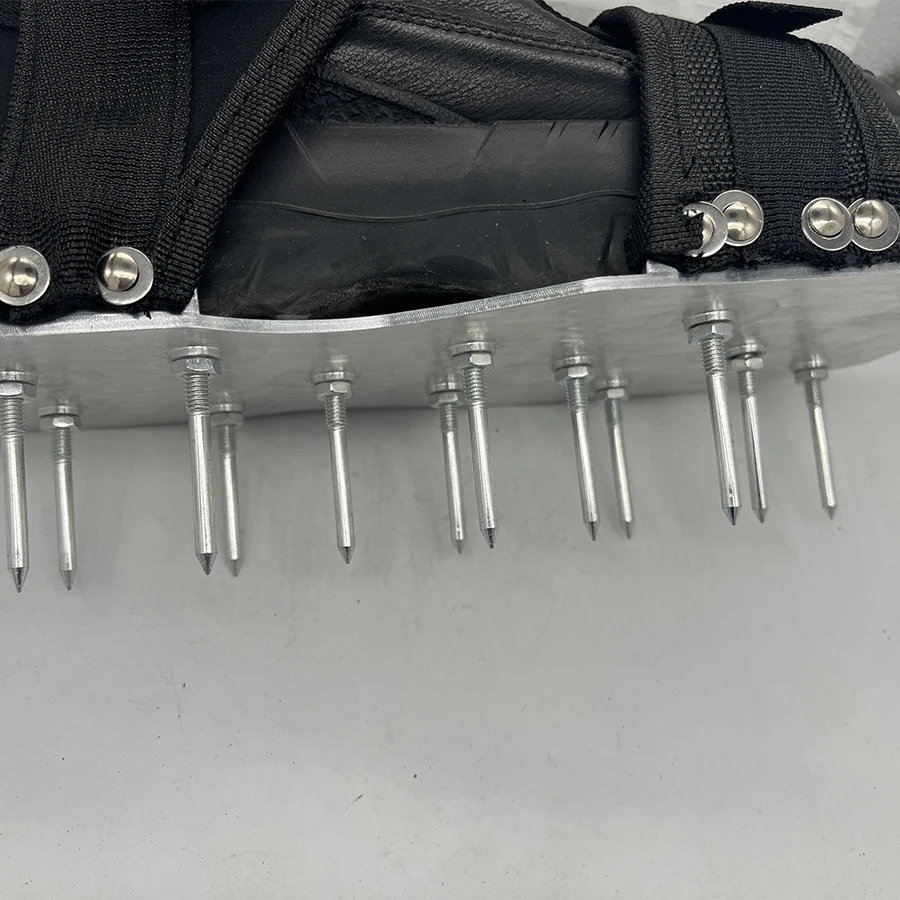 Good quality steel metal lawn garden aerator spike shoes lawn thatching rake to remove weeds from the lawn