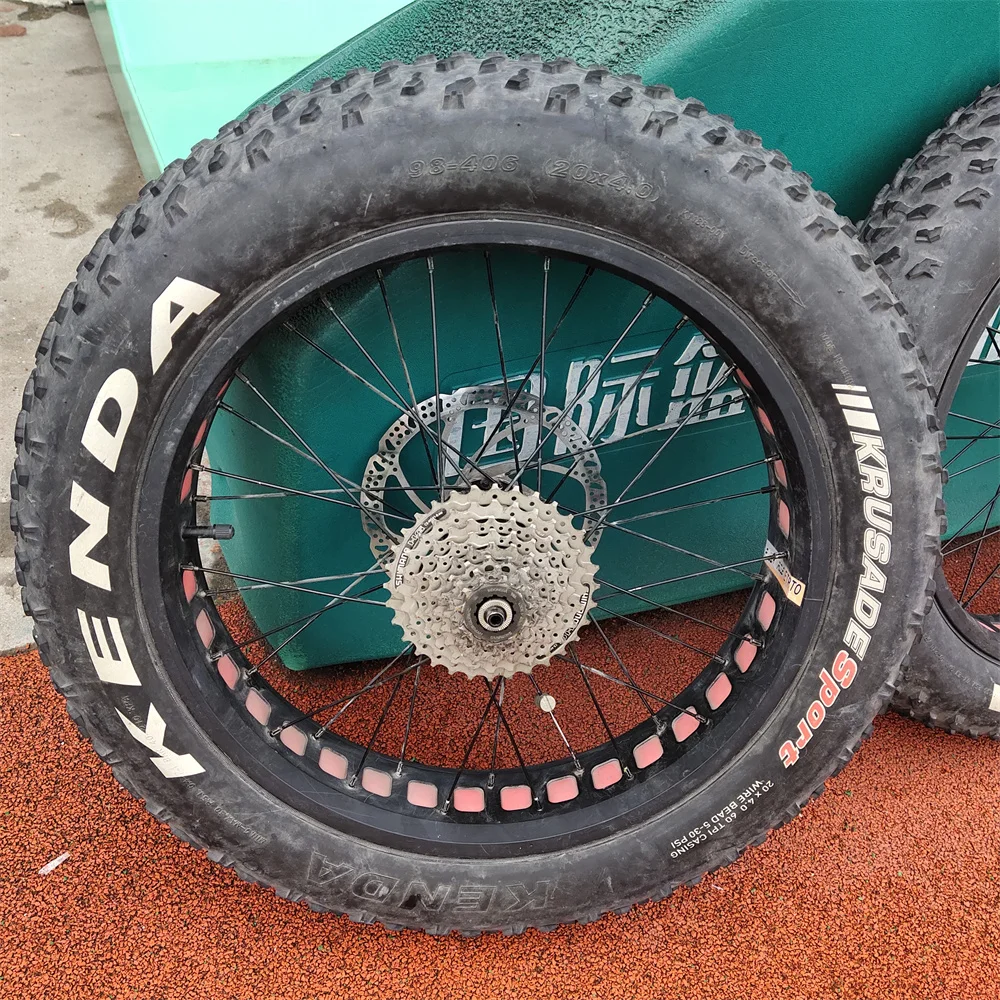 Fat bike wheel set Included ( Disc brake,  Tire, Shimano 8speed Free wheel)