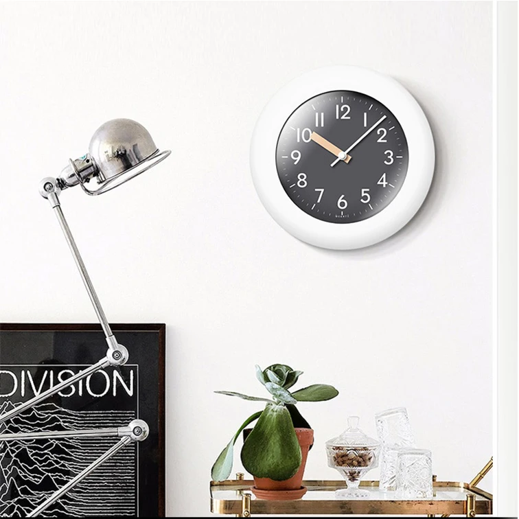 Customized Plastic Wall Clock 10 inch Round Wall Clock Home Decor with Black Color