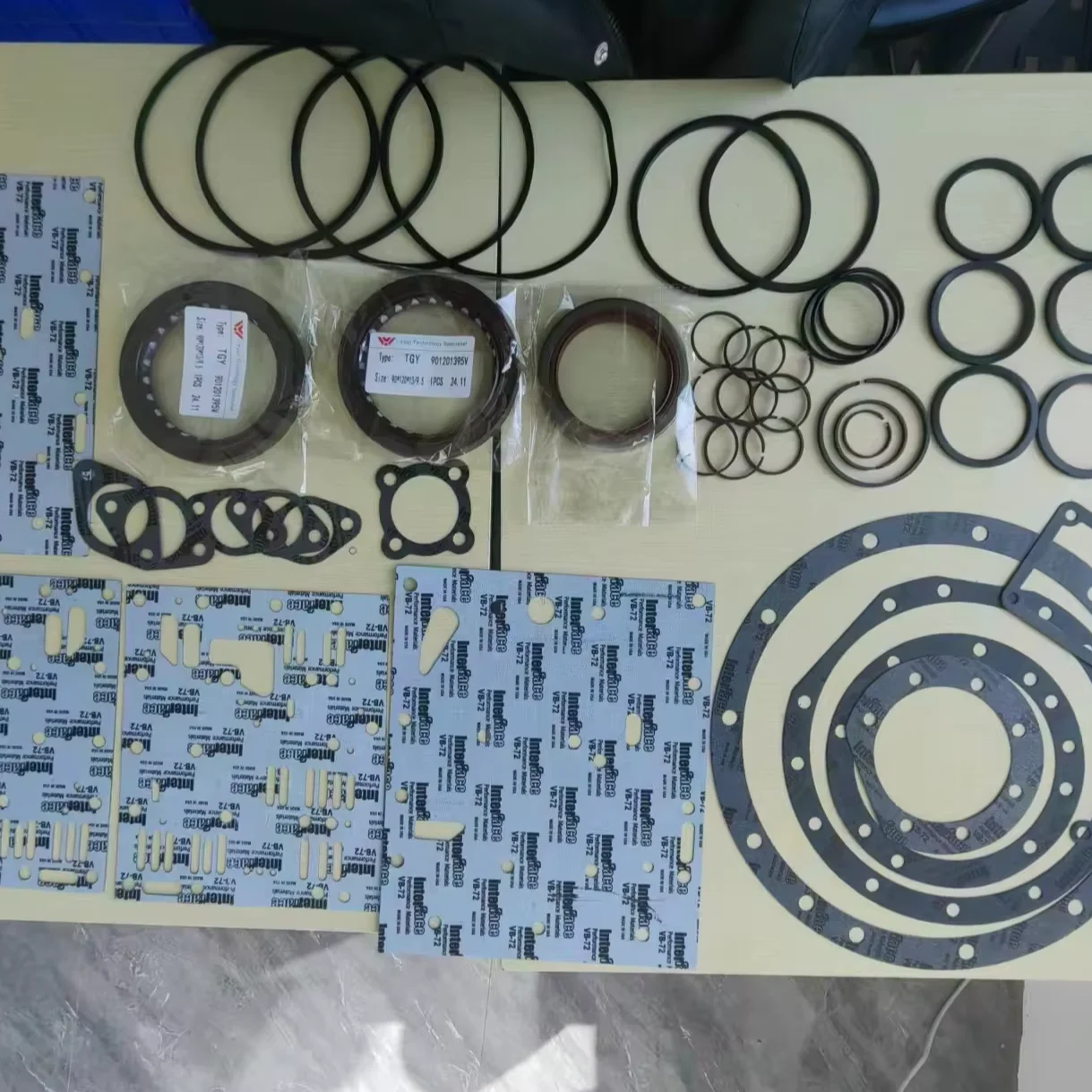 ZF WG180 transmission repair kits WG180  gearbox parts for ZF transmission 4WG200