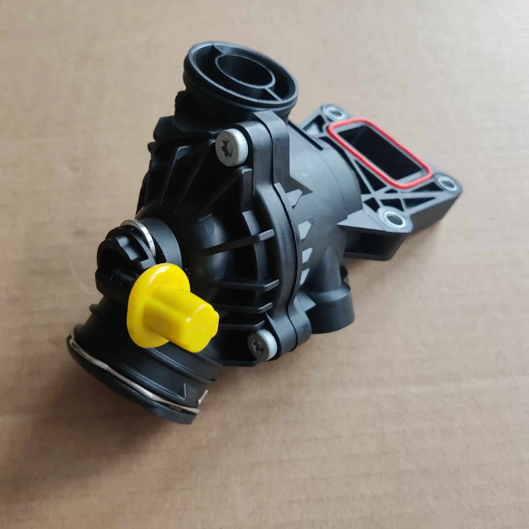 Auto parts 2762000315 Coolant Thermostat Housing