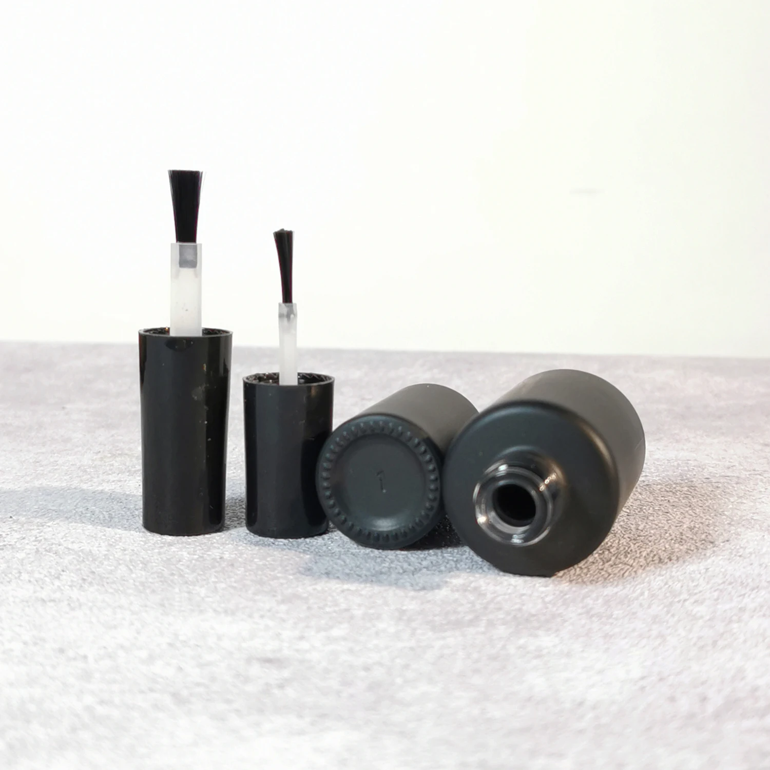 Hot selling 5ml 10ml cylinder frosted matte black empty glass uv gel nail polish bottle with brush and cap