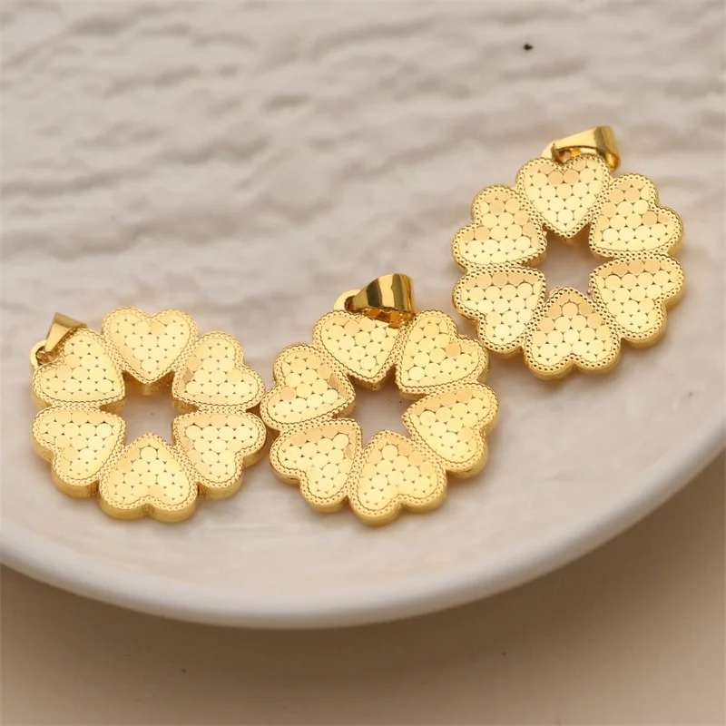 2023 New Arrivals 18k Yellow Gold Plated Cnc Honeycomb Heart Linked To Heart Round Shape Pendant Custom Jewelry Wholesale