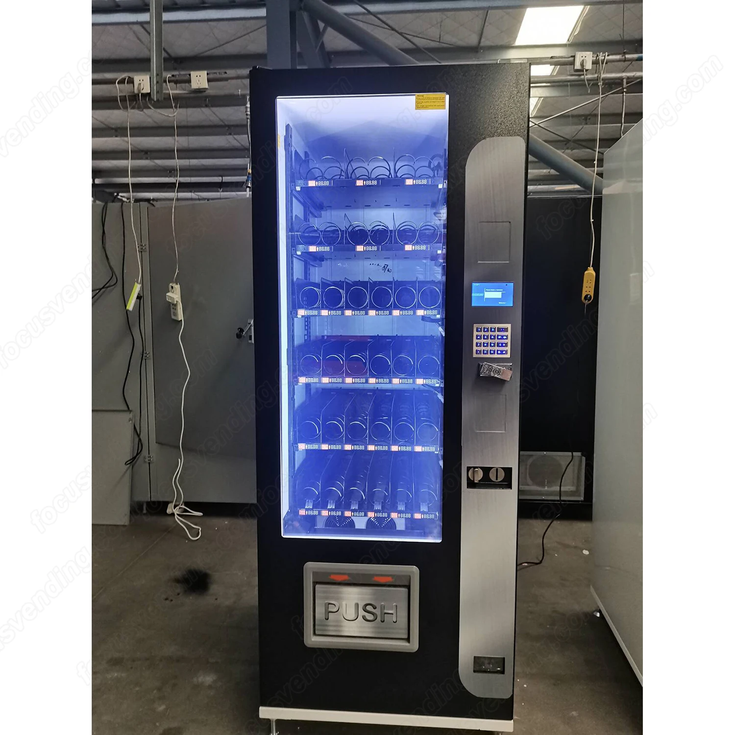 Distributeur automatique intelligent de  casse-croute de salade de fruits