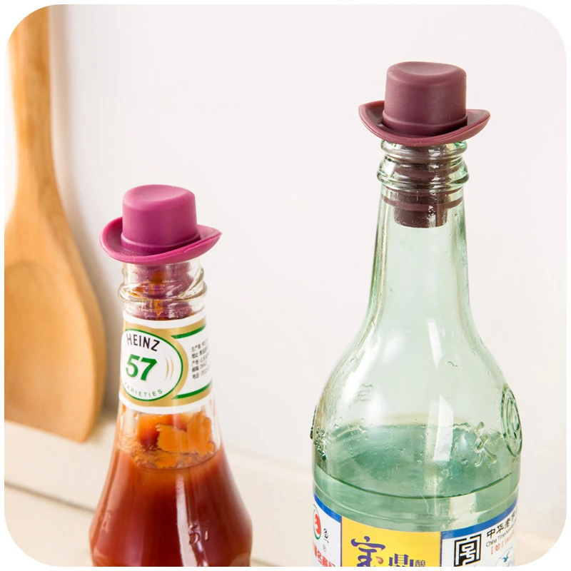 BPA Free Good Quality Hat Shaped Silicone Wine Bottle Stopper with Ccrew Threaded Cork