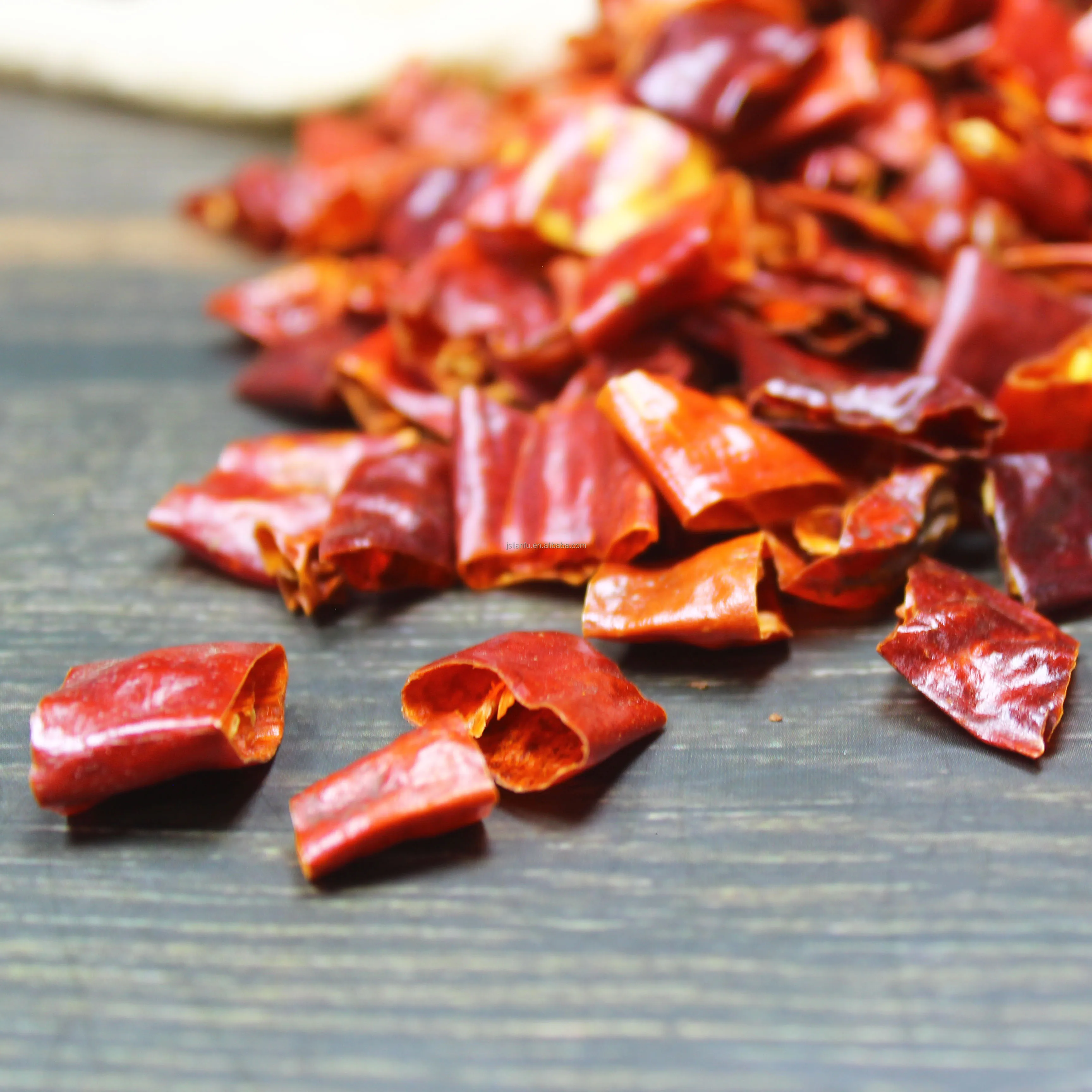 Factory supply High Quality Dried Spicy Red Chili Sliced Chili Rolls