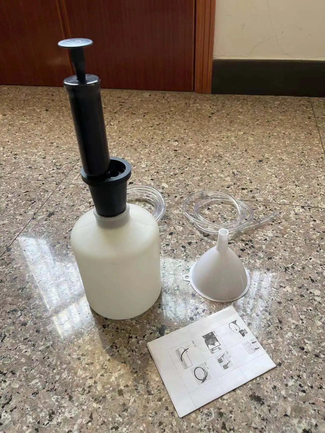 Oil Fluid Extractor  1.6L Manual Vacuum Fuel Petrol Pump Transfer engine oil extractor