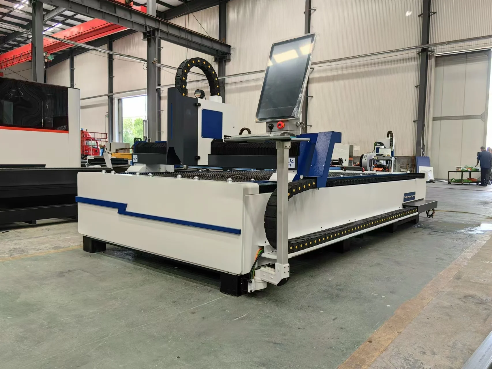 Automatic CNC Metal Laser Cutting Machine 1500W 3000w Aluminum Steel Fiber Laser Cutting Machine Spare Parts