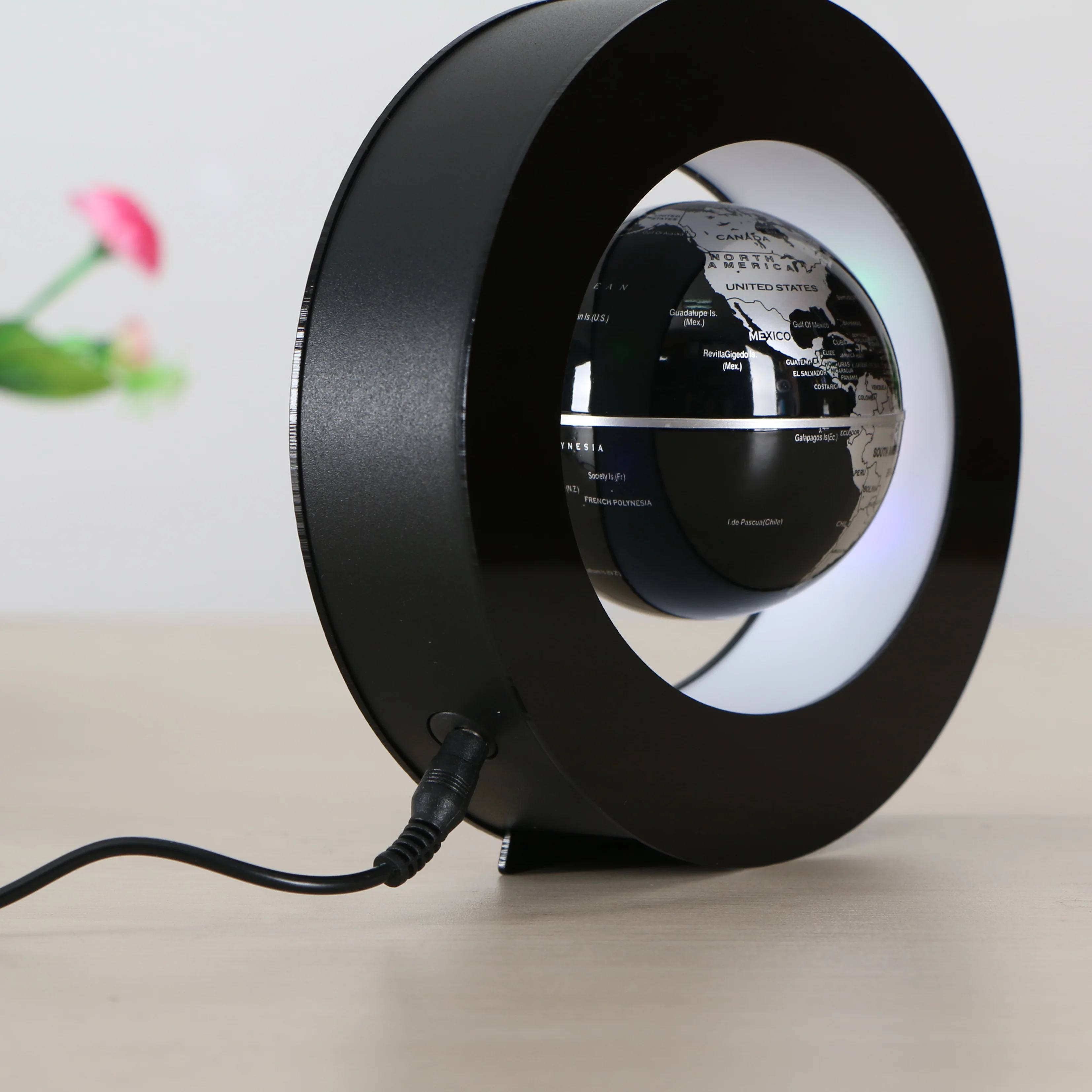 oval shape and C shape magnetic levitation platform for globe picture with LED lights