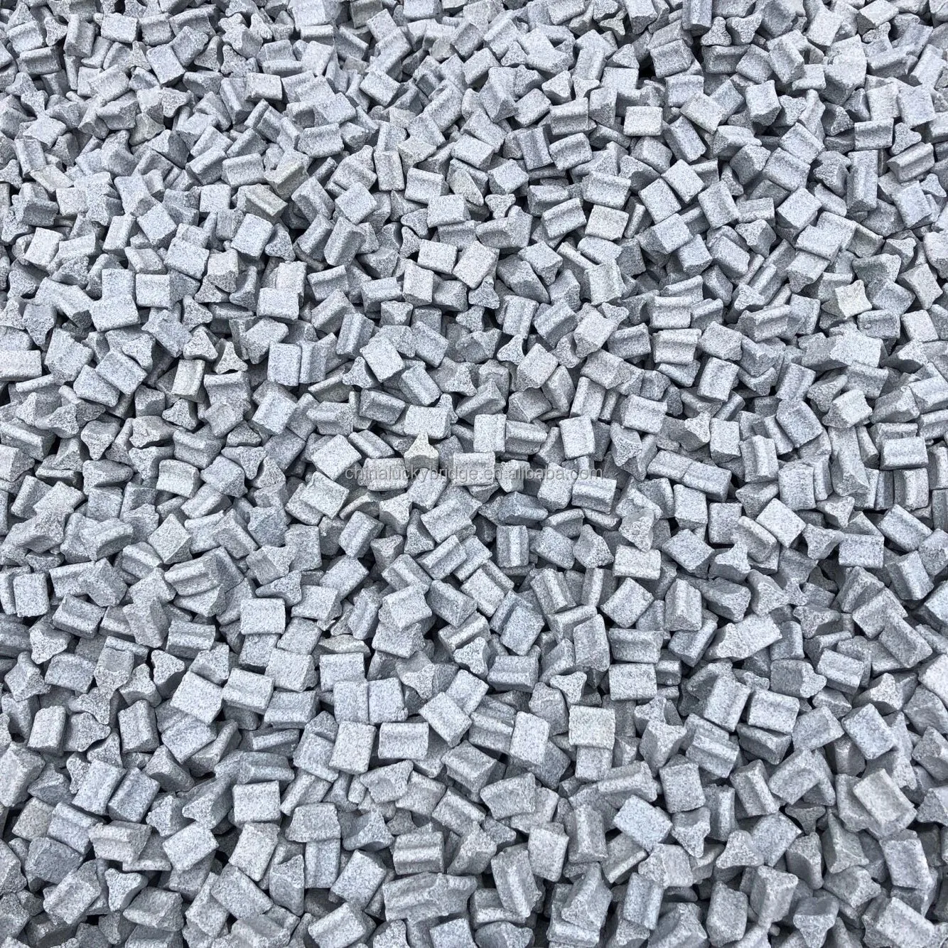 Vibratory Polishing Media Ceramic Grinding Stone Ceramic Deburring Media For Tumbling Machine