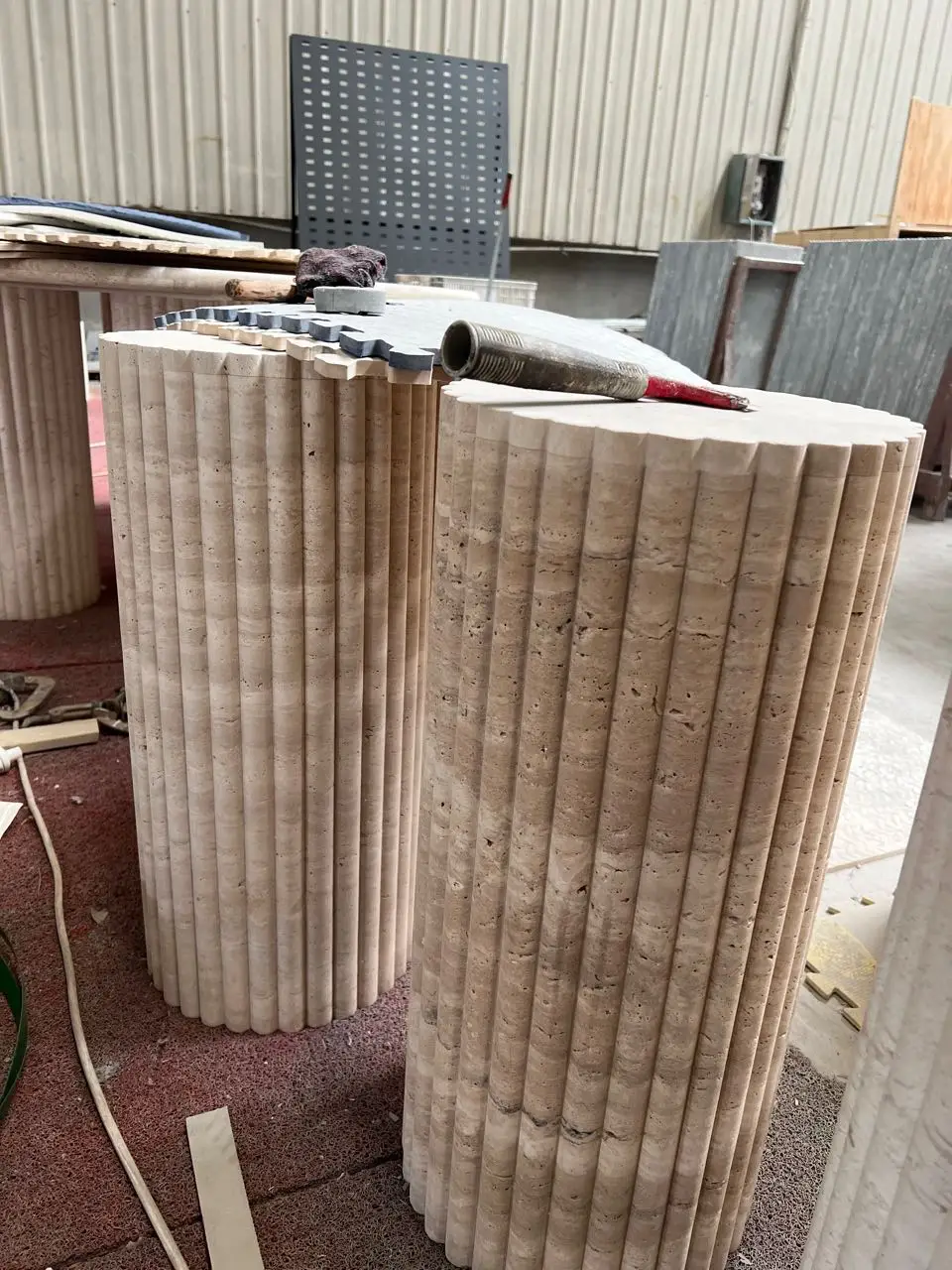 Wholesale Price  Turkish White Beige Travertine Stone Plinth Coffee Table Stone Pedestal Column Stand Display Side Table