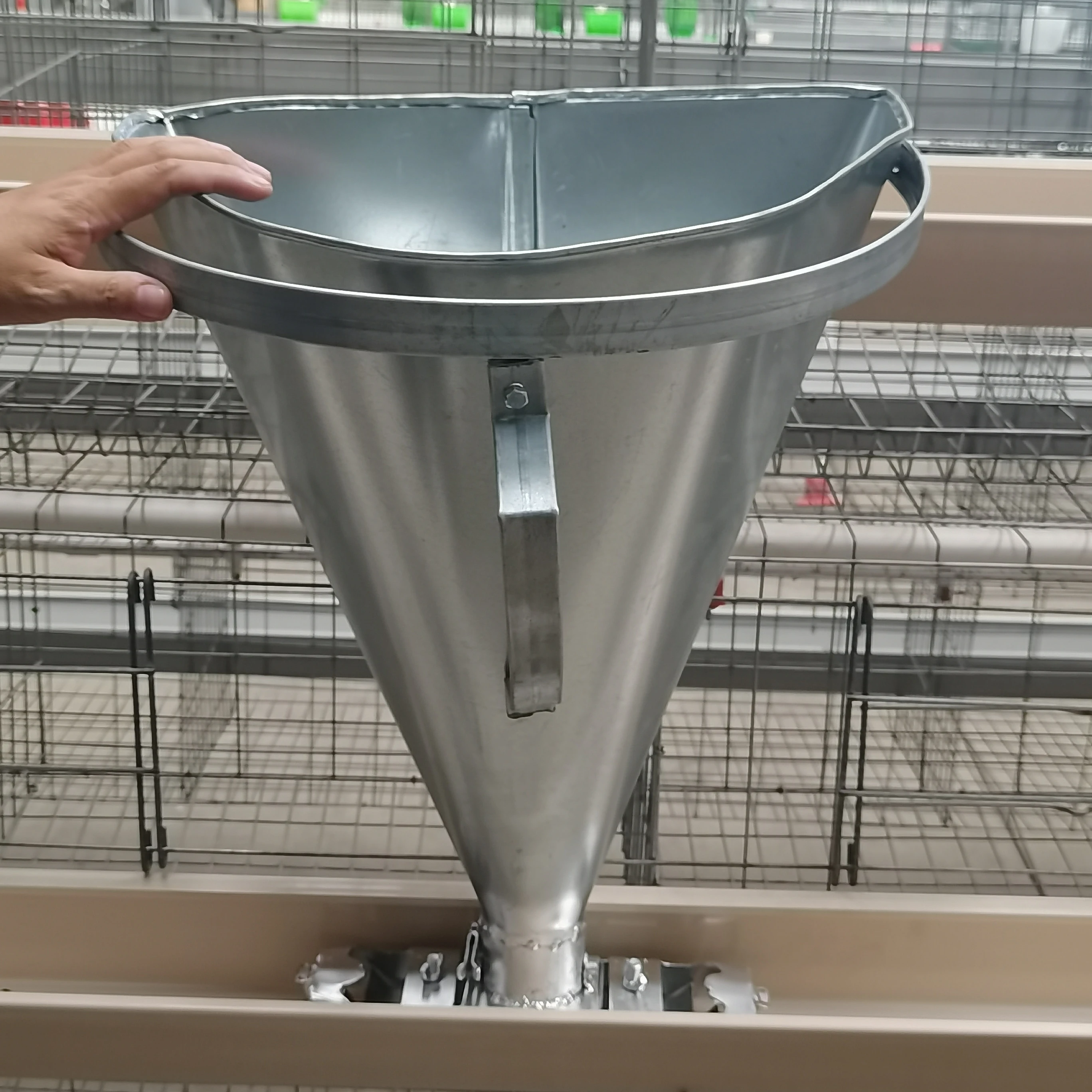A type chicken cage stainless steel manual feeder