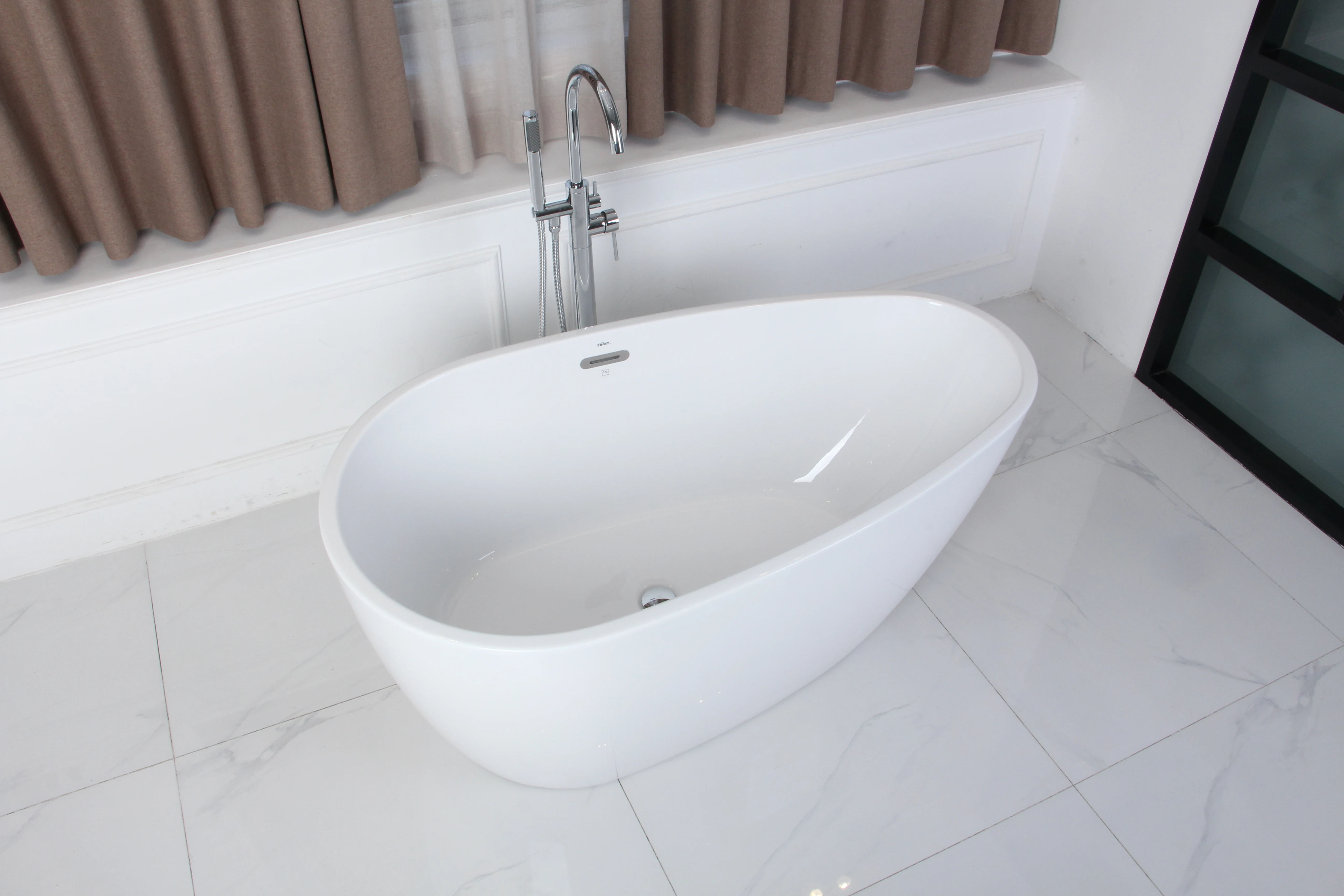 New Design Egg Shaped Bath tub Hotel Freestanding cUPC approved Solid Surface Acrylic Bathroom Bathtub
