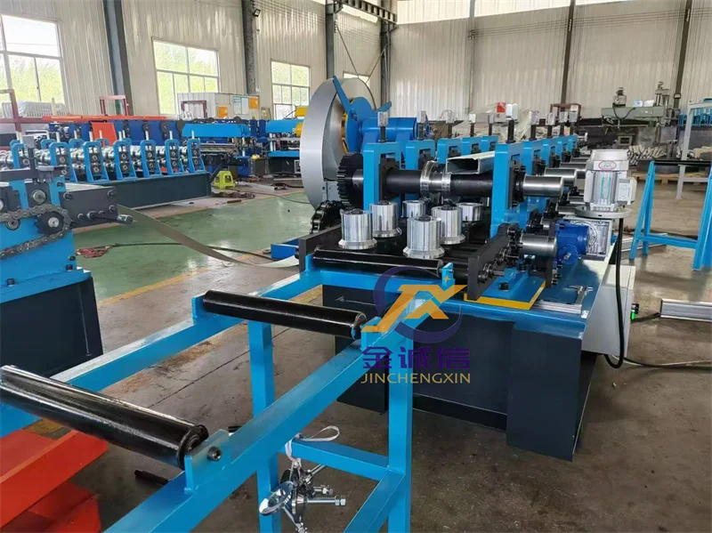 Full Automatic Self Load Beam Making Machine Storage Racking System Roll Forming Machine