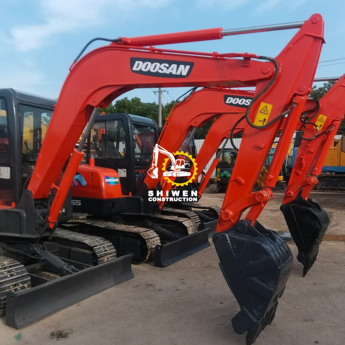 Б/у гусеничный экскаватор Doosan DH55 б/у экскаватор-погрузчик DH60 may xuc мини-экскаватор-бульдозер с лезвием горячая