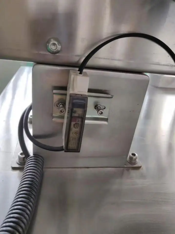 تصميم جديد مضخة تلقائية فوهة زجاجة آلة السد