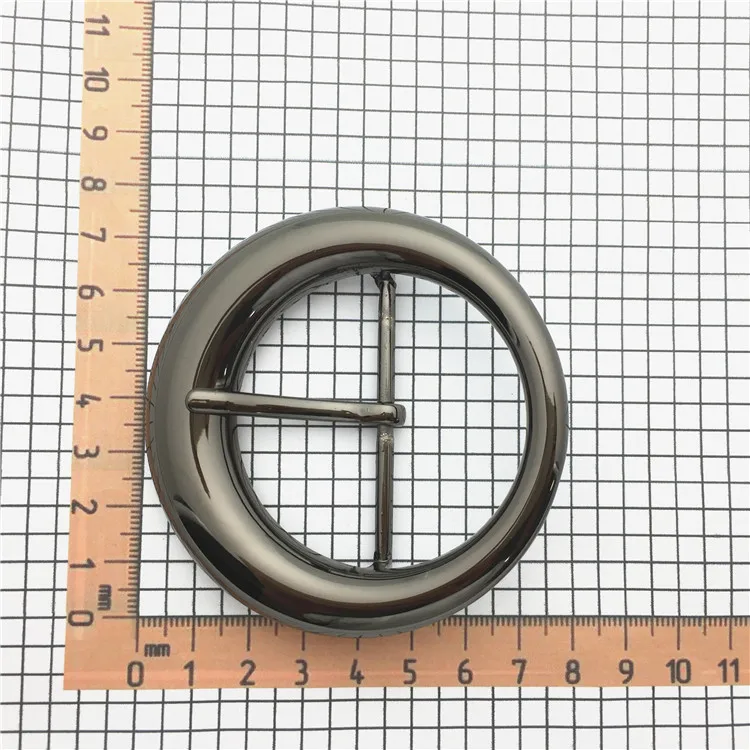 2023 New designs manufacturing  cheap 2 inch round belt buckles center bar belt buckles women