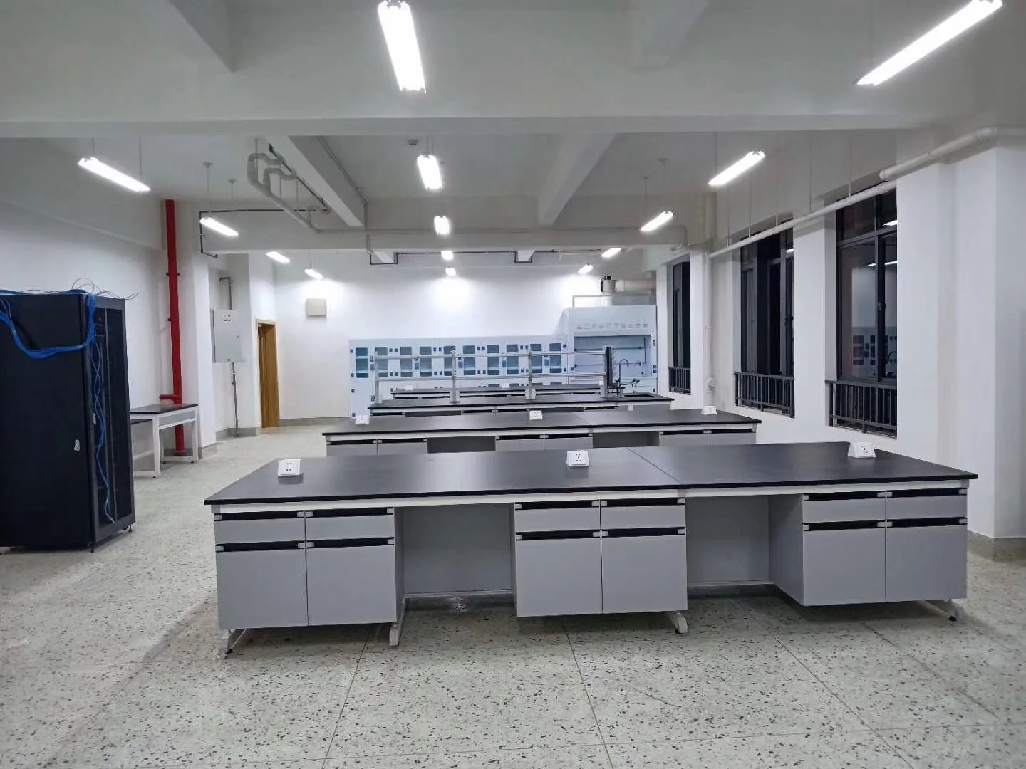 School Laboratory Furniture Chemical and Physical Metal Wooden Lab Bench with Sink and Drawers