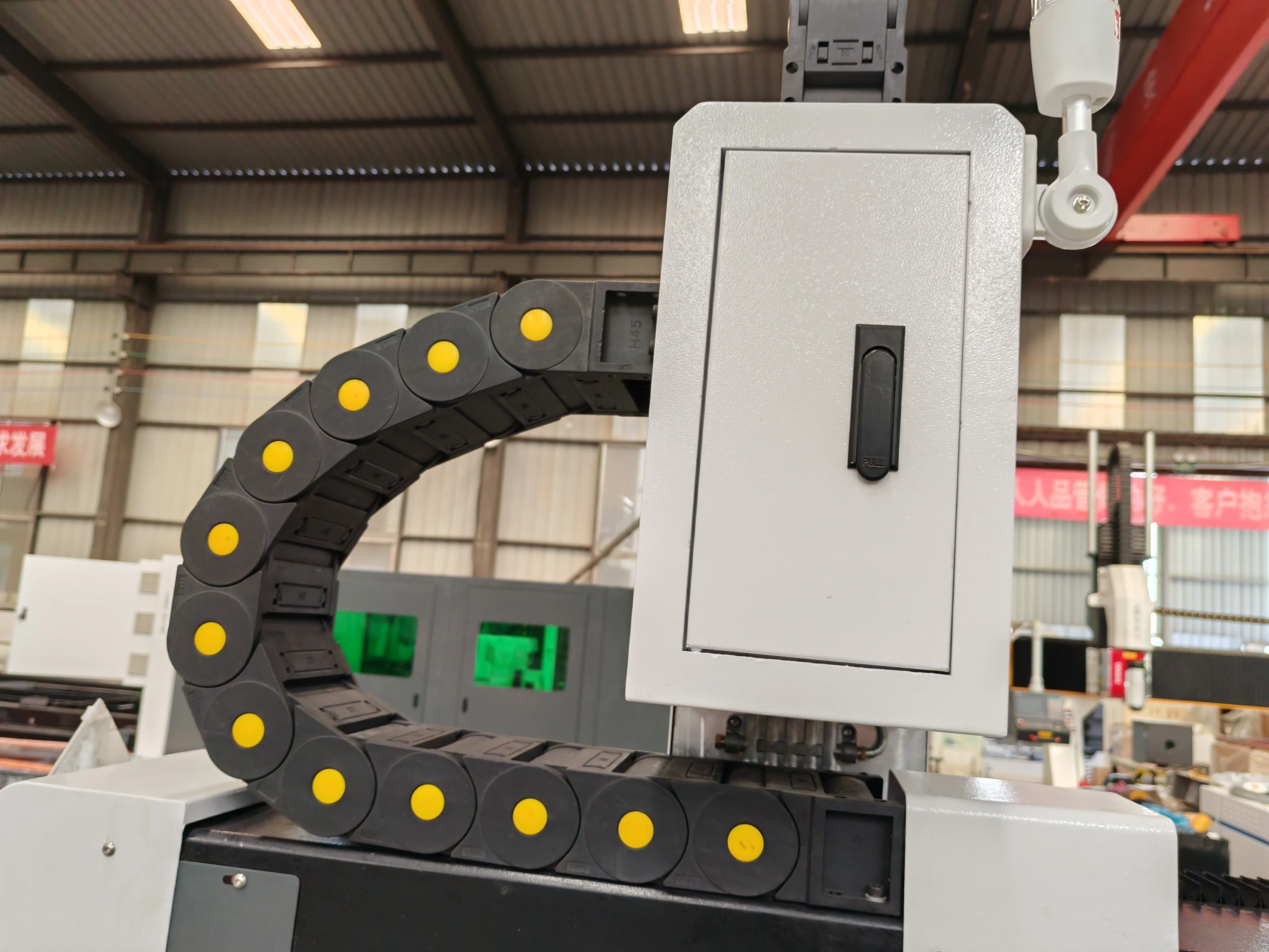 GJ-3015 steel guide rail  fiber laser cutting machine