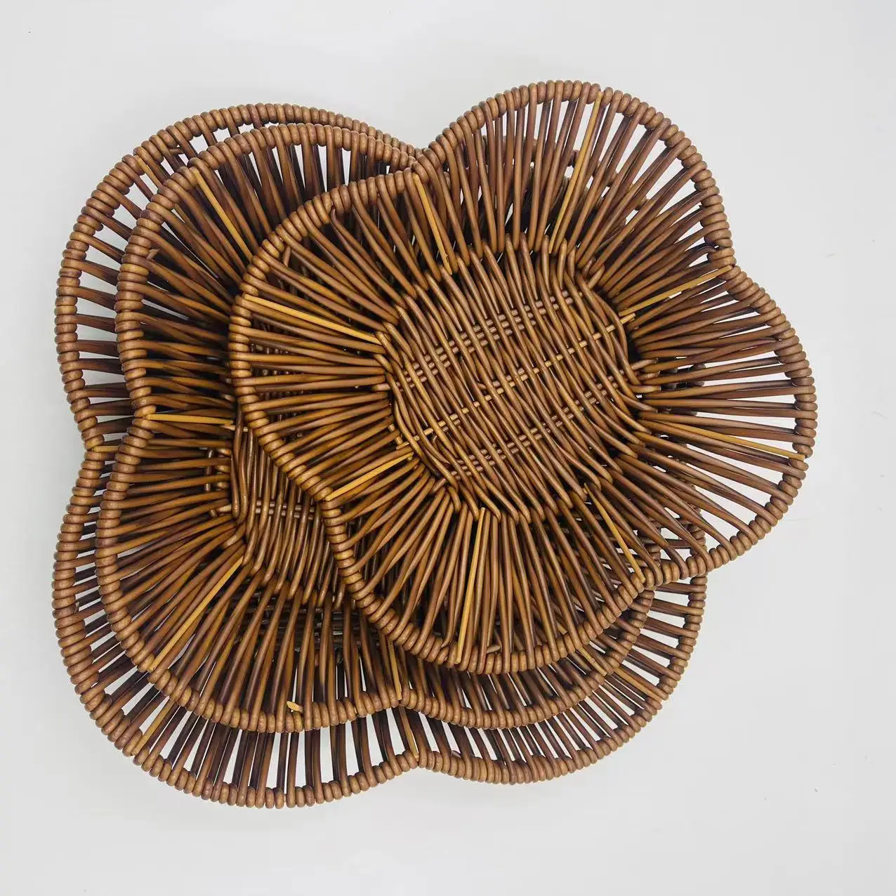 Wholesale Multi functional PP Material wicker Baskets Household Woven rattan Storage Baskets with four-petal flowers