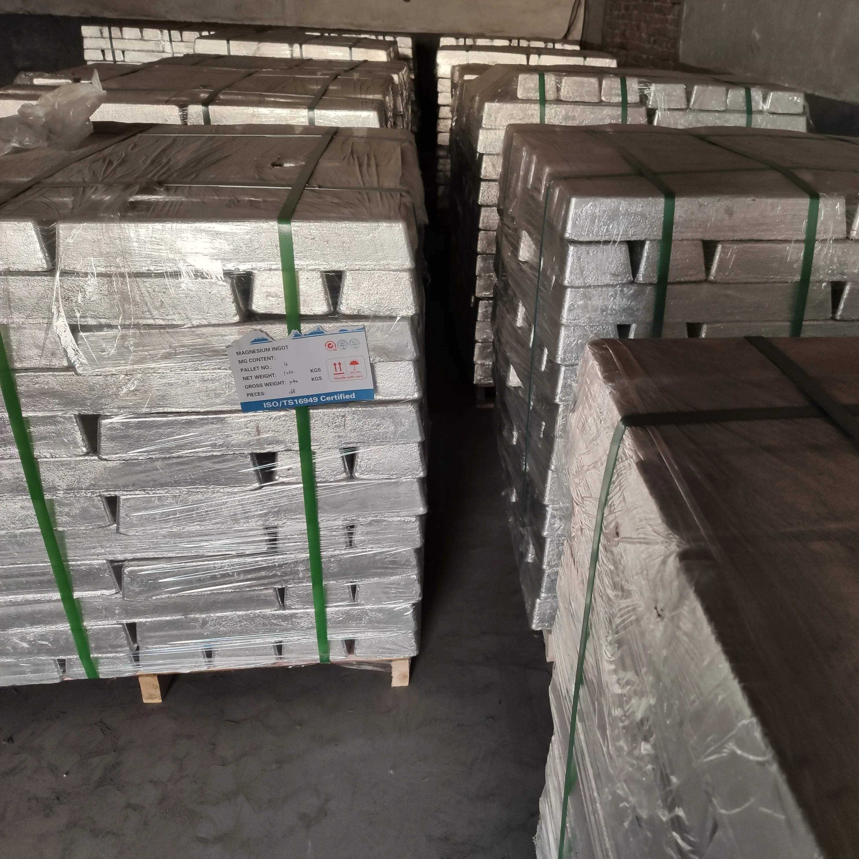 Фабрика Handan имеет последний качественный магниевый слиток, пожалуйста, свяжитесь с