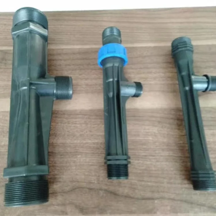 Garden fertilizer device, a set for venturi fertilizer device with hose and vale, adjustable