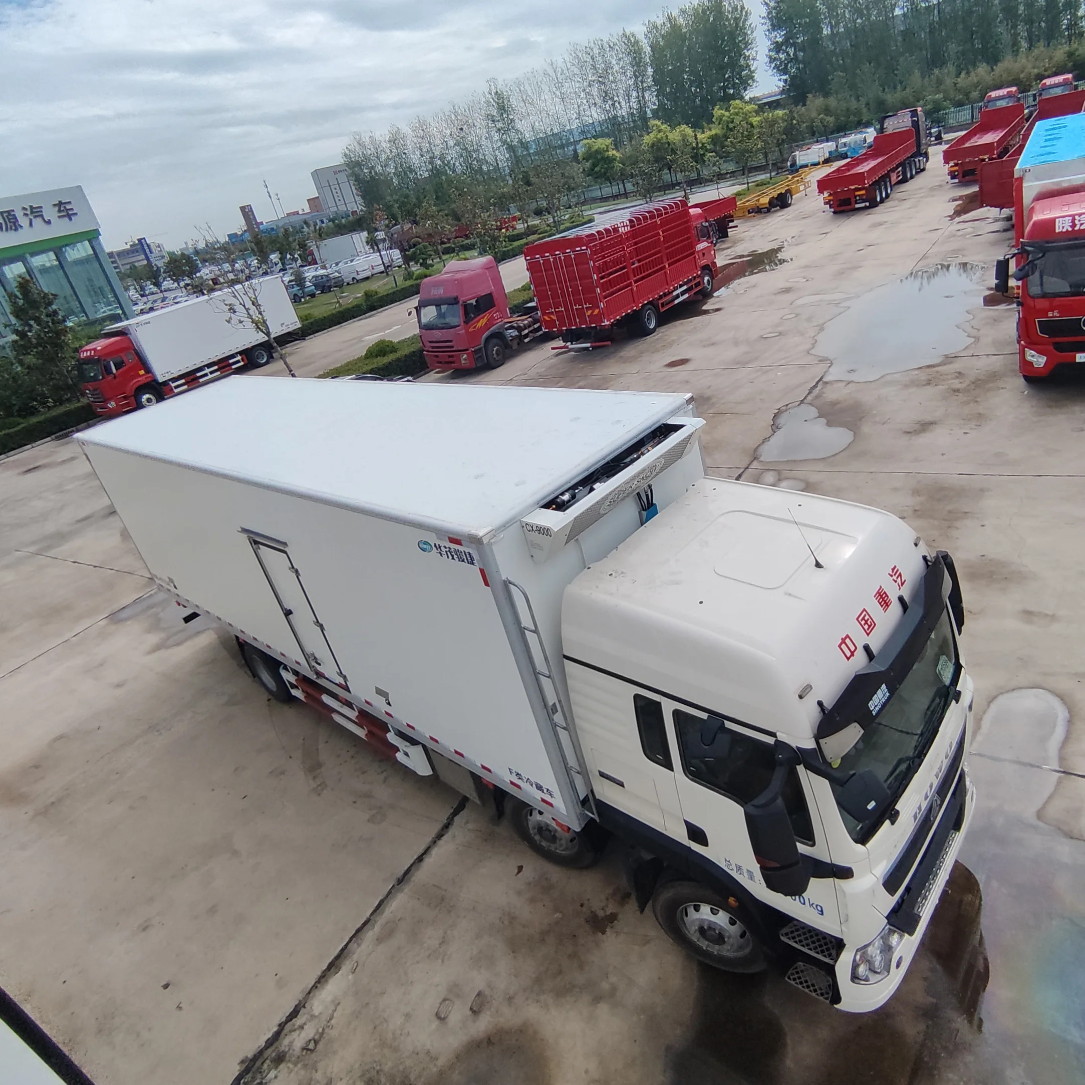 Грузовик-рефрижератор sinotruc 4x2 6x4 трейлеры HOWO Dongfeng Foton10 тонн РЕФРИЖЕРАТОРНЫЙ грузовик с морозильной камерой