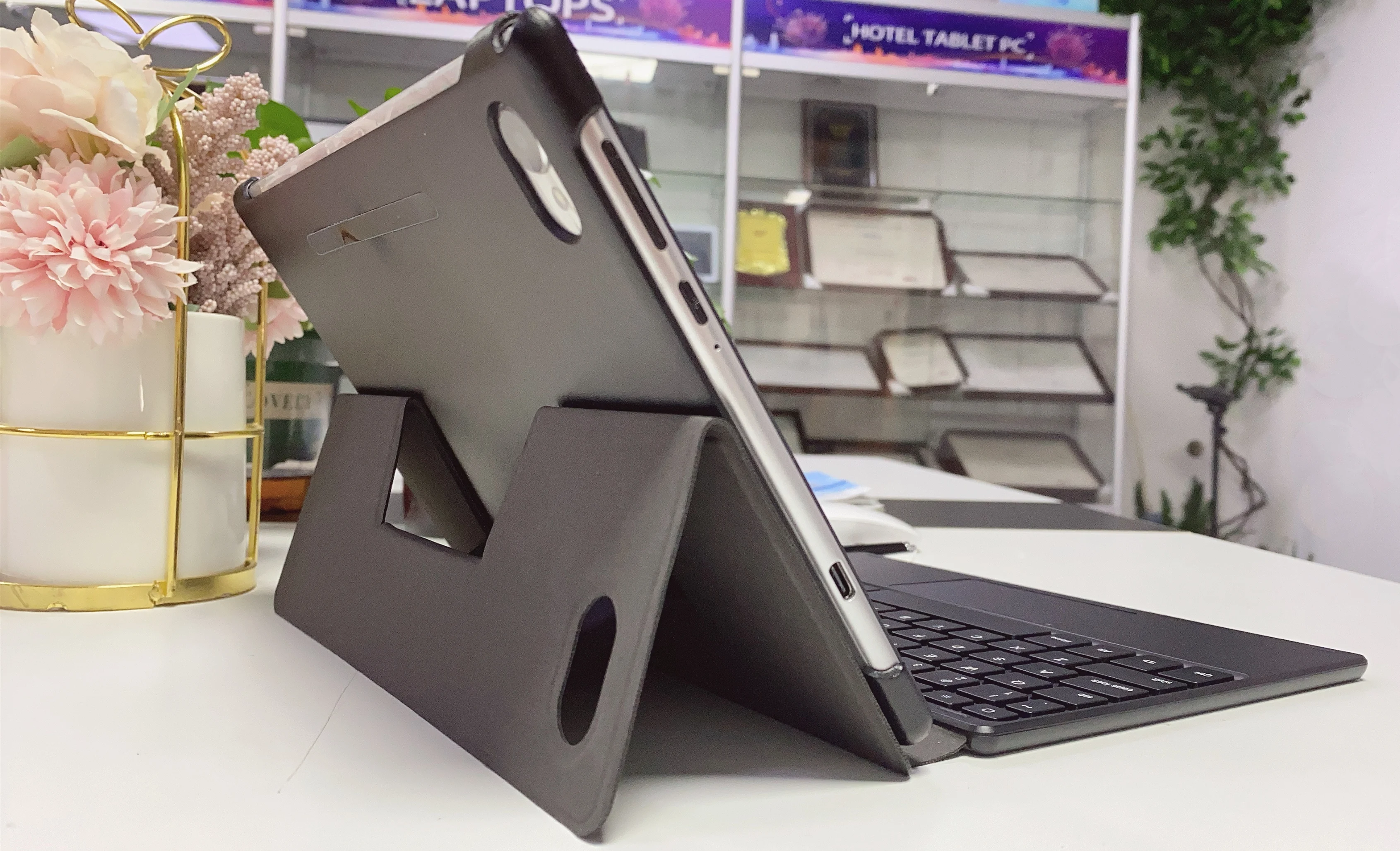 2021GreatAsia Brand NEW 2in1 magnetic tablets with keyboard  2GB+32GB OS tablets 10 inches android 10  for learning