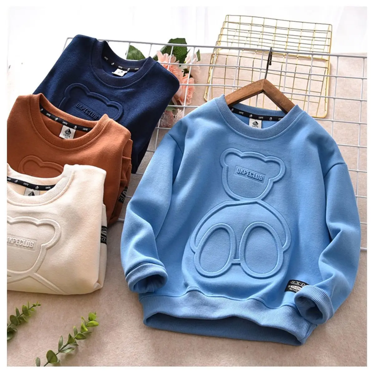 Kids Clothing Sweater Big Boy Baby 2022 New Autumn Winter Fashion Exotic Student Embossed Bear Bottoms Trend