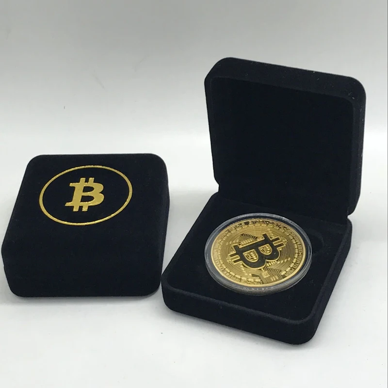 Металлическая позолоченная монета Биткоин сувенирная в подарочной бархатной