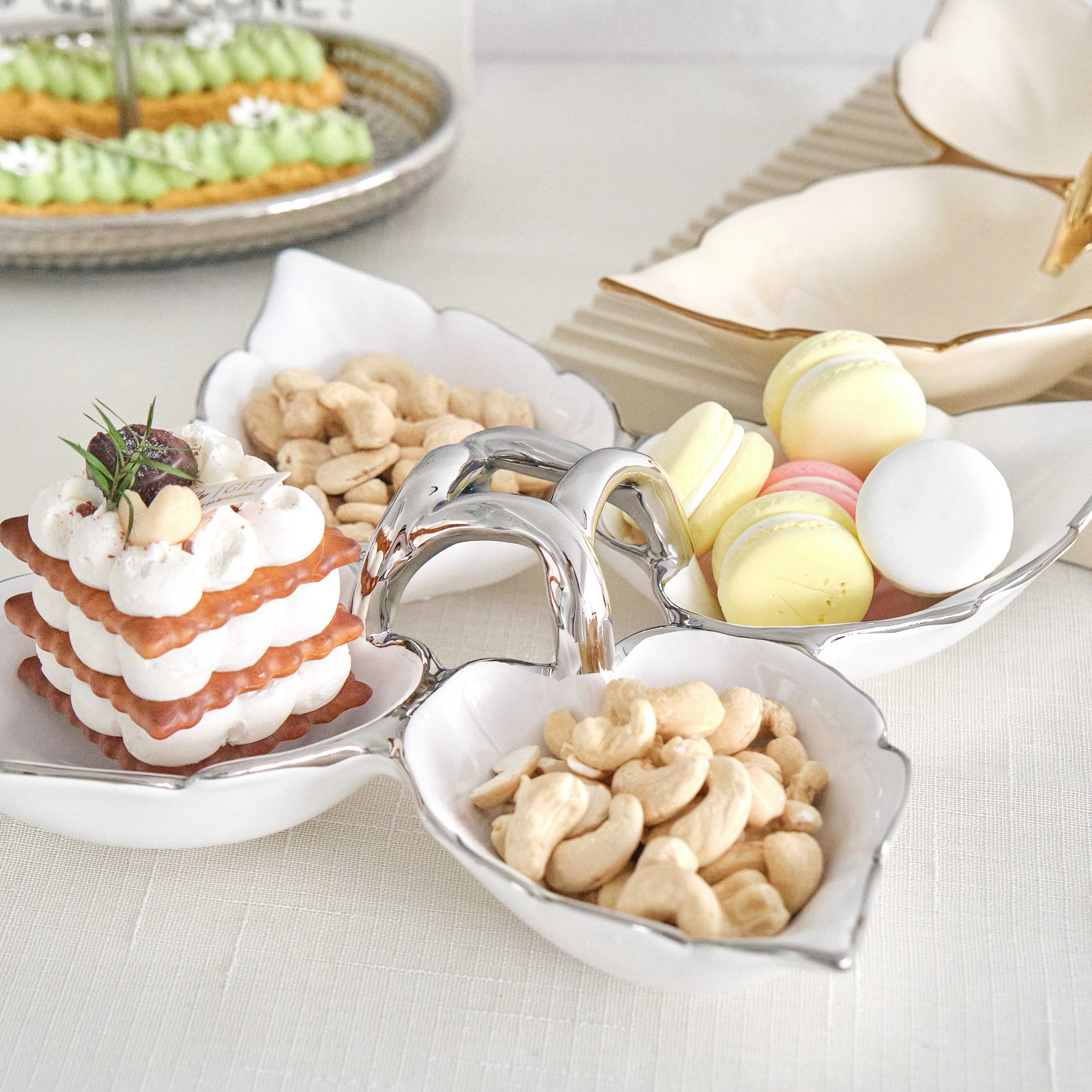 Cheap high quality living room ceramic porcelain 4 grid white divided compartment snack plate