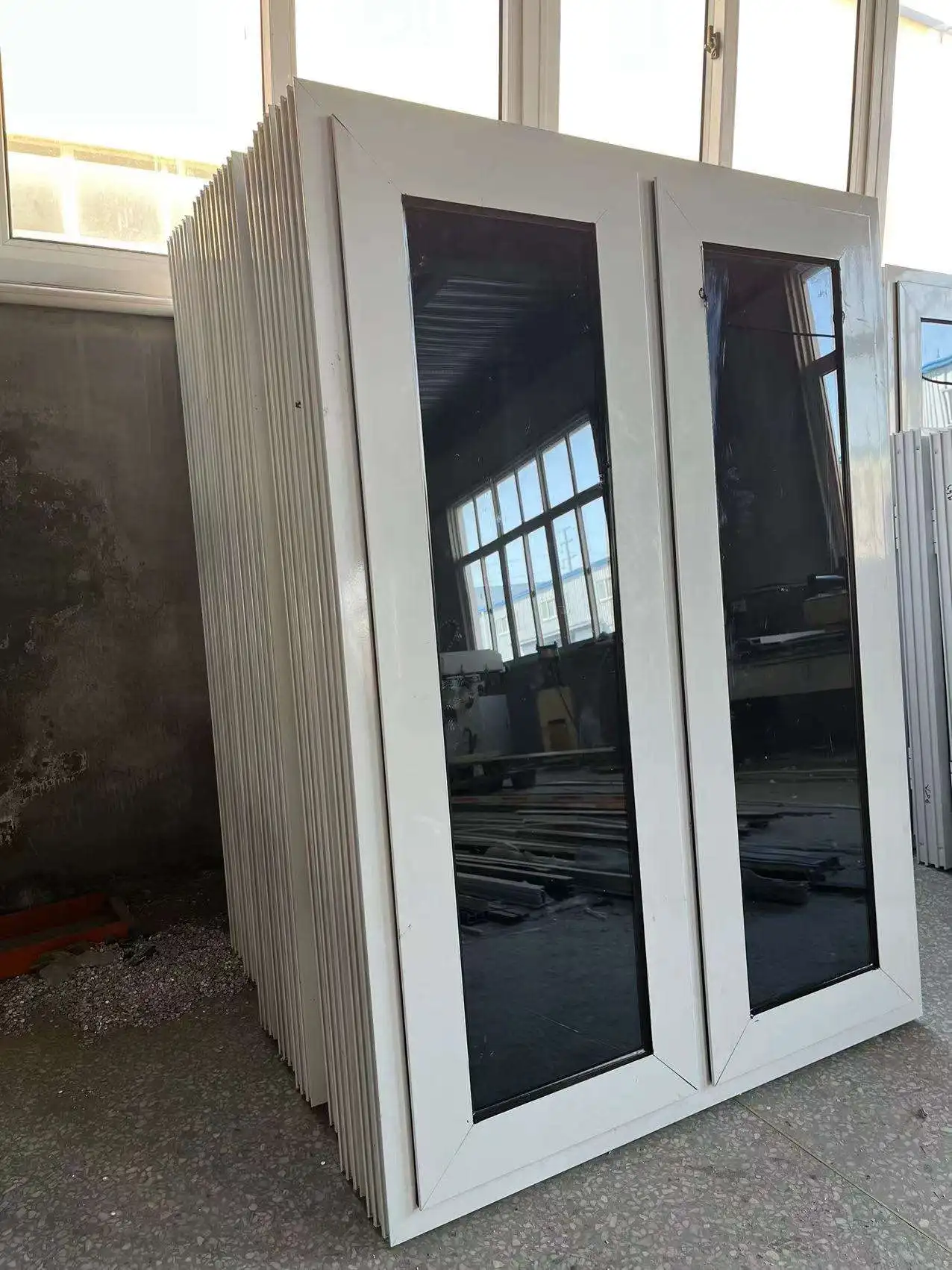 Triple glazed windows sound proof hurricane impact project aluminium casement windows with mosquito net