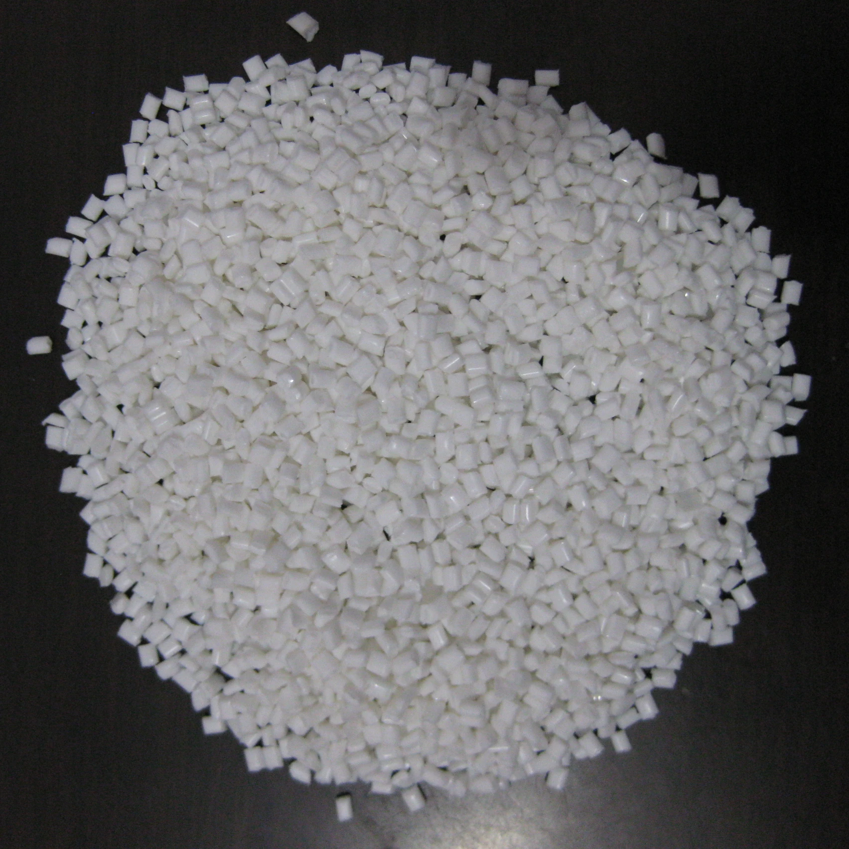 White Granular polyethylene hdpe 8008 7260 2911 at a good price