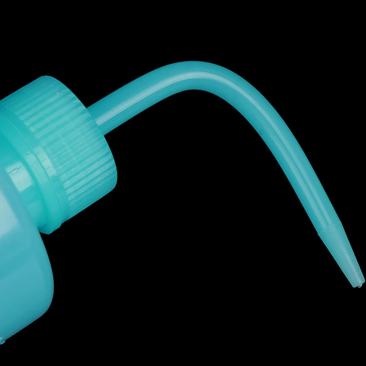 Plastic 250ml 500ml washing bottle with graduation scale with pink blue white color