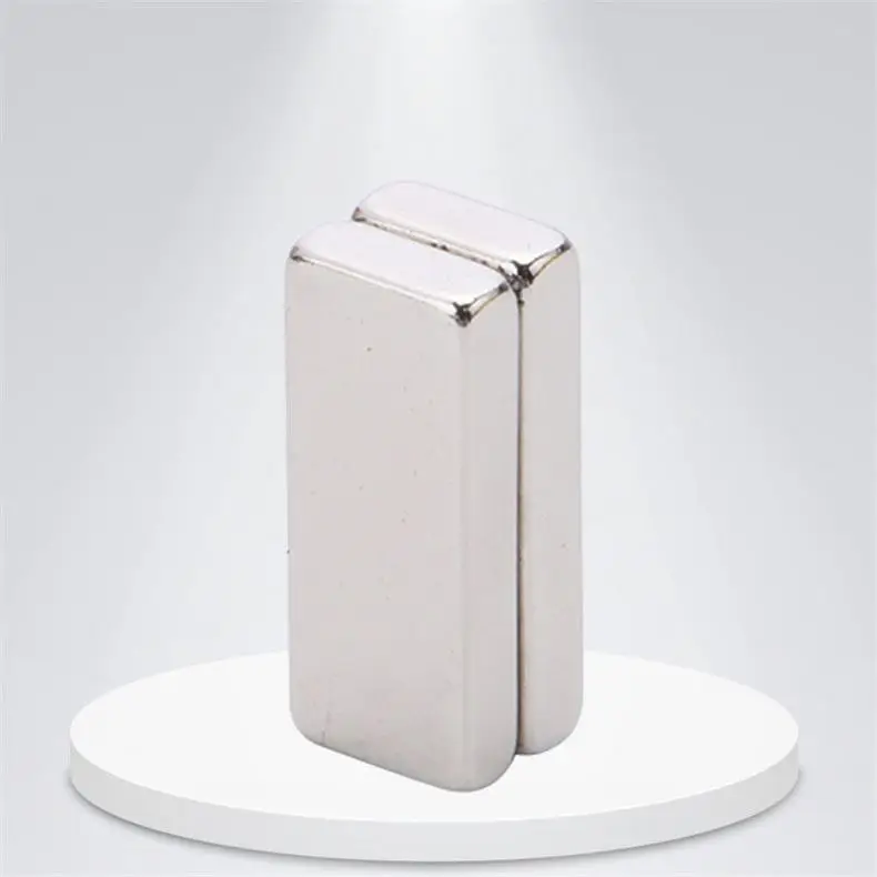 Спеченный квадратный сильный Неодимовый магнитный стальной Магнитный ленточный сегментный неодимовый магнит