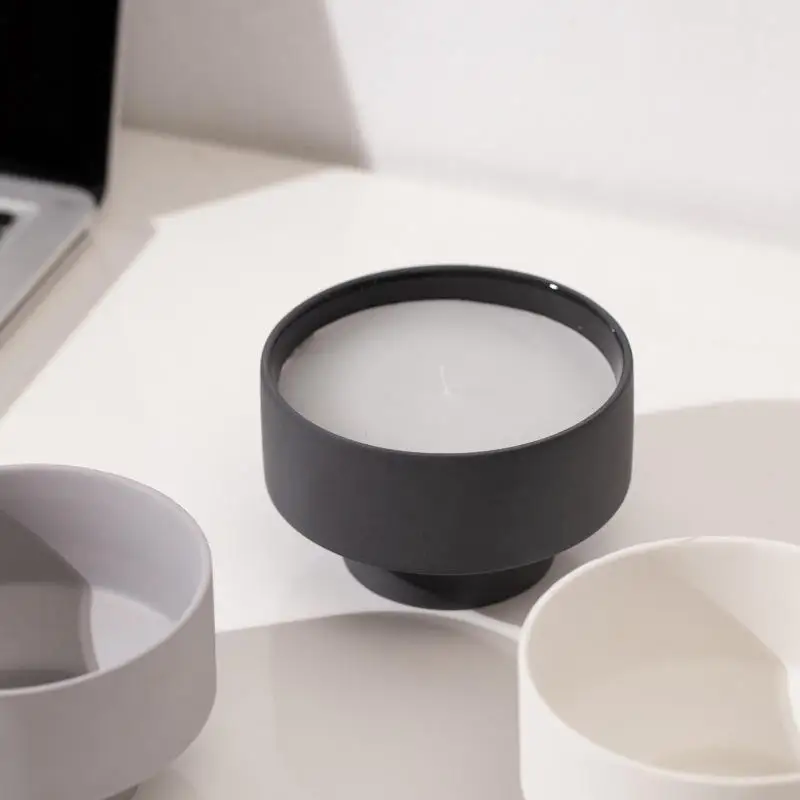 Custom Nordic Cylinder Small Luxury Decorative Matte Color Empty Geometric Ceramic Candle Vessel With Lid