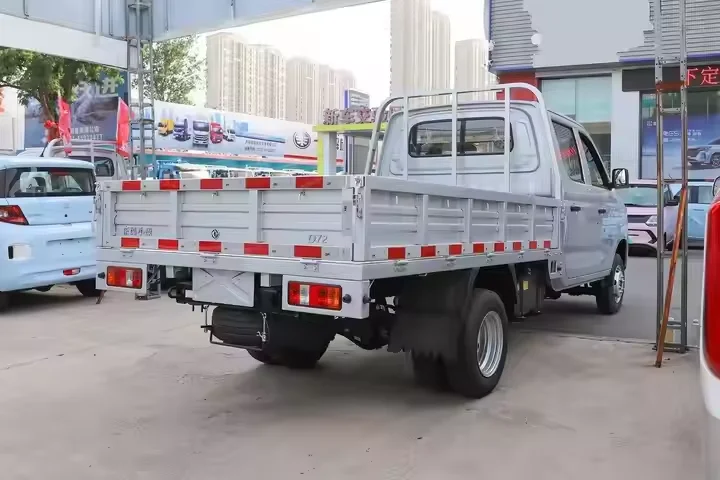 Высококачественные однорядные мини-грузовики Dongfeng Xiaokang 4x2 122 л.с. 1-3 тонны по заводской цене