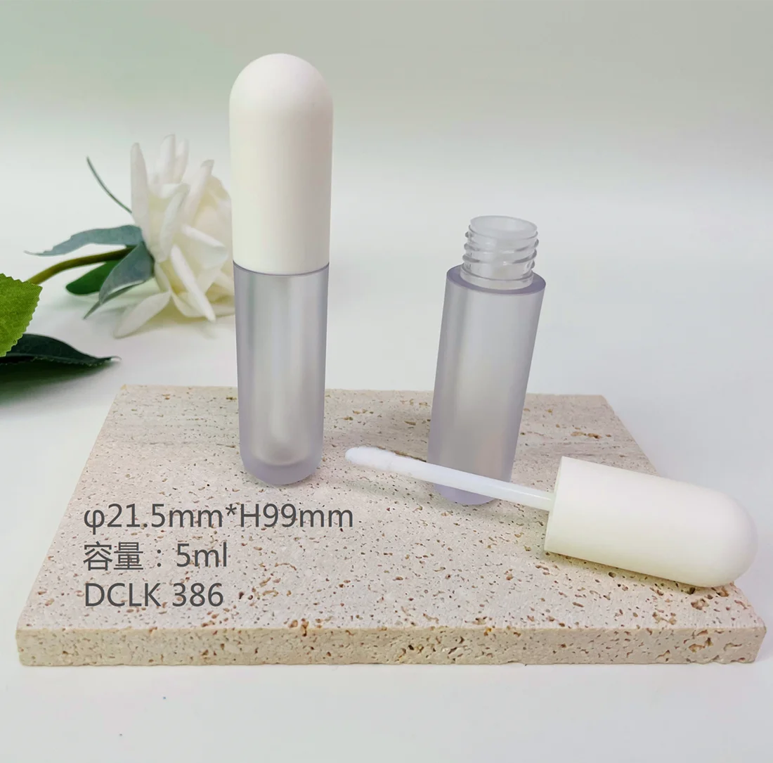 New Empty 5ml Capsule Lip Gloss Tube Round Pill Shape Matte Liquid Concealer Tube Hot Sales Lip Gloss Container with Brush White