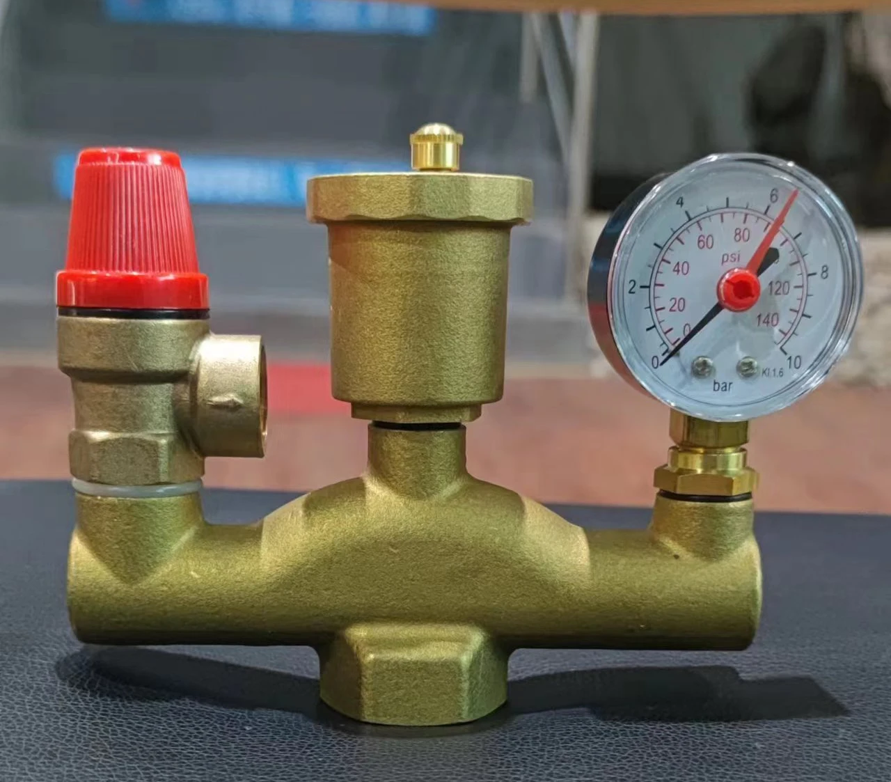 Full Bore Type Safety Valve SS316 Low Lift Lever Type Safety Pressure Relief Valve with PTFE Seal Spring Loaded Manual Valve