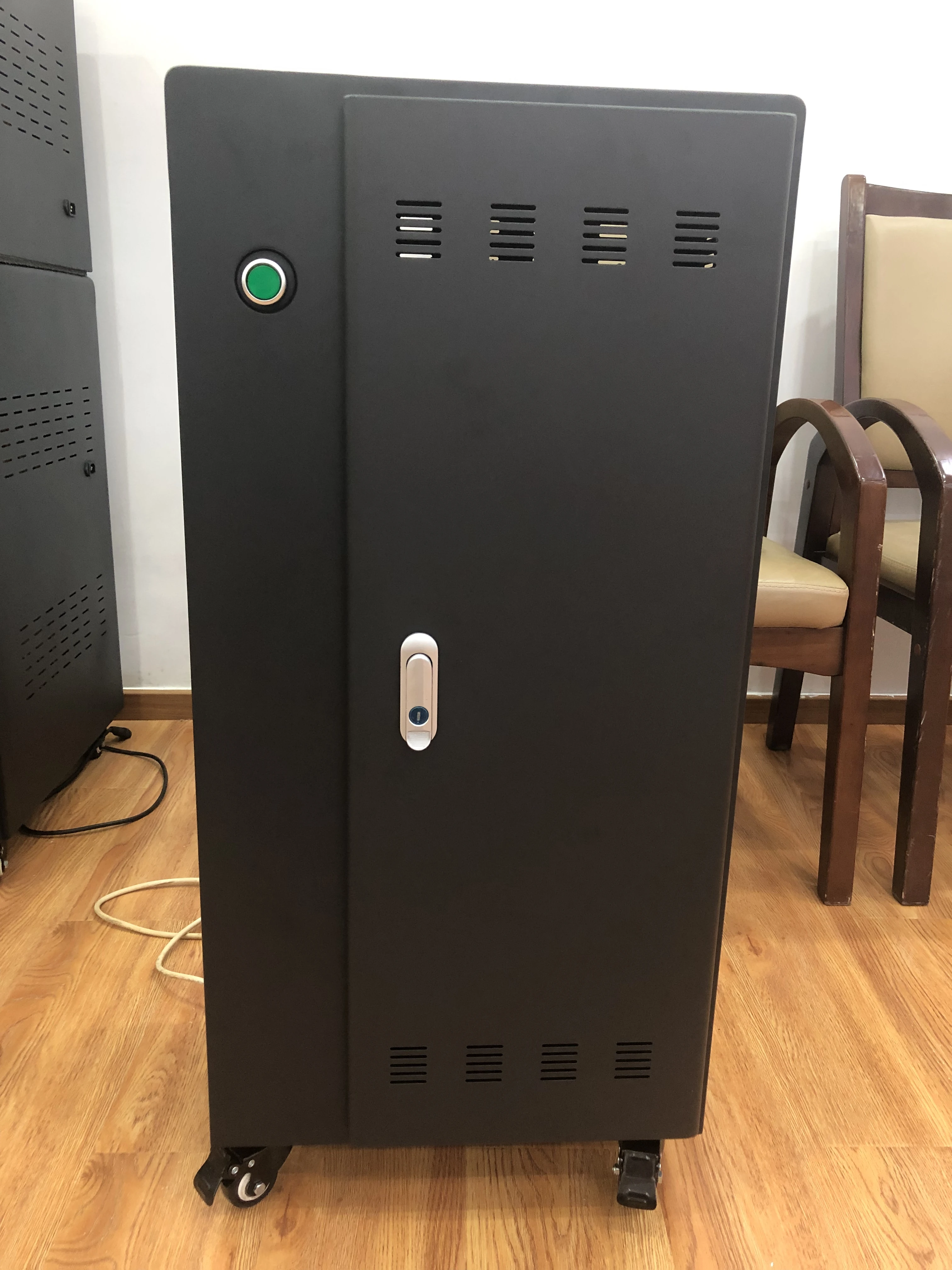 Public Cell Phone Charging Station Charging Station for Cell  phone charging station locker phone charging vending machine