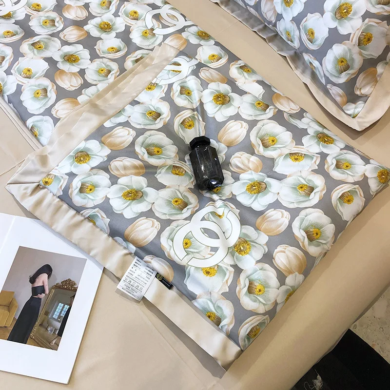 Latest design Print luxury bed room set blanket silk ice cooling for air-conditioned room bedroom bed sofa