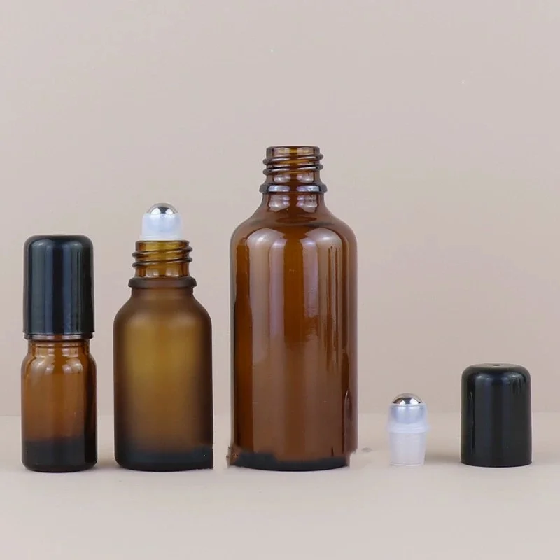18mm Plastic Cap Perfume Lip Necklace 5ml Amber Bottles 30ml 50ml 15ml Roller Bottle With Metal Roller Ball Crystals For Oils
