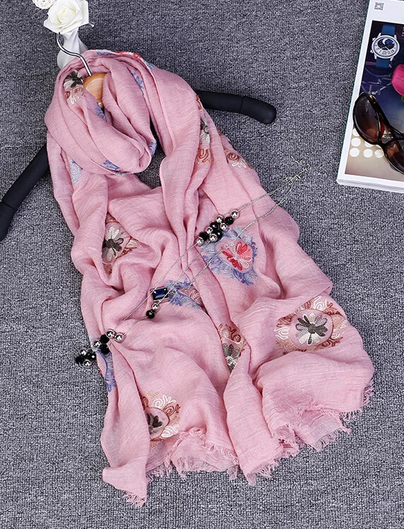 
S5112 New style embroider scarf soft hand-feeling fabric factory direct sale 