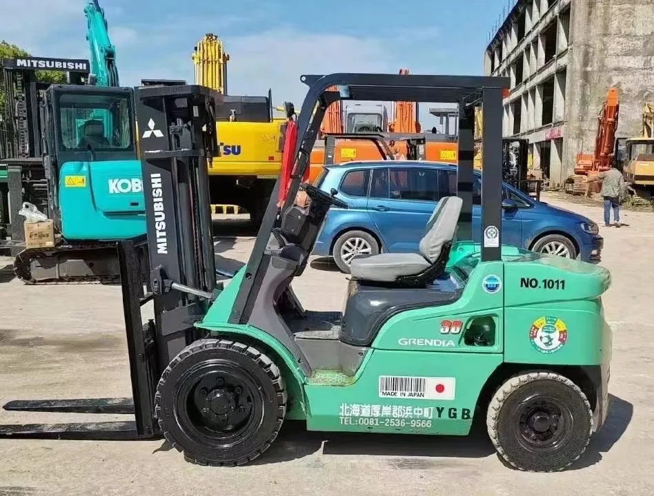 Used MITSUBISH Electric Stacker Forklift  good durability and high quality secondhand FD30 forklift