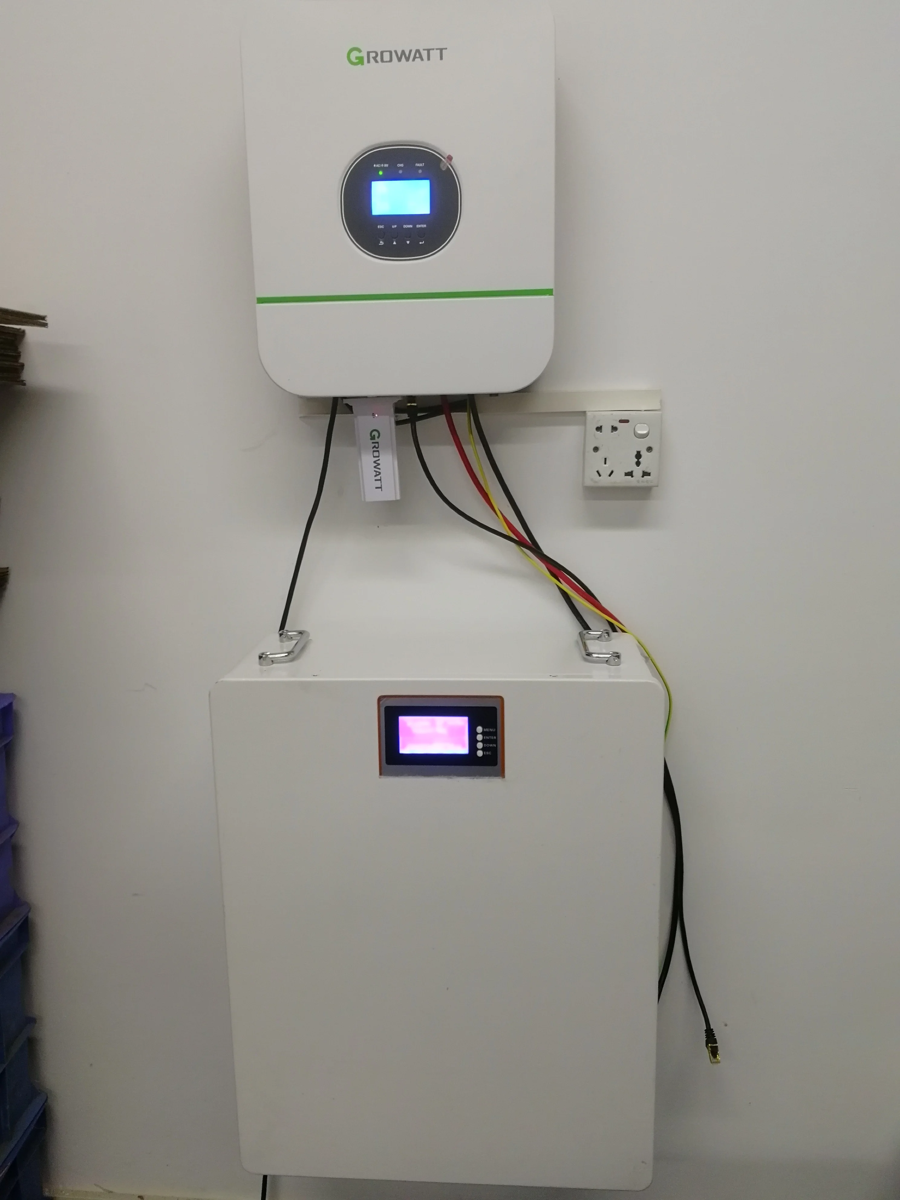 12V 24V 48V 51.2V Lithium Battery Pack with Long Cycle Life Stackable 50Ah 100Ah 200Ah 300Ah Wall-Mounted System for RV Camper