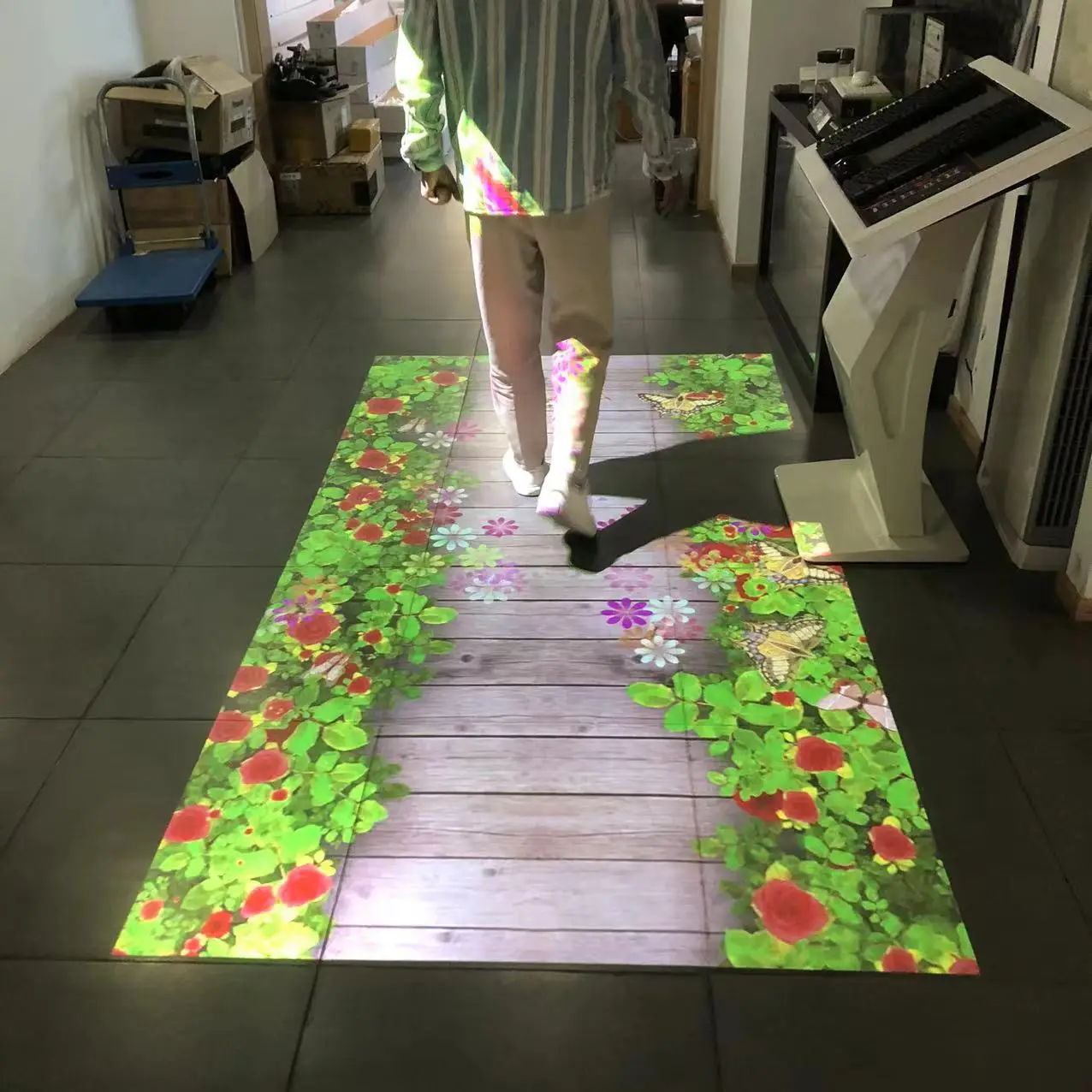 High Quality Brand New Original PLC Design Live City Wall Interactive Wallpaper Android