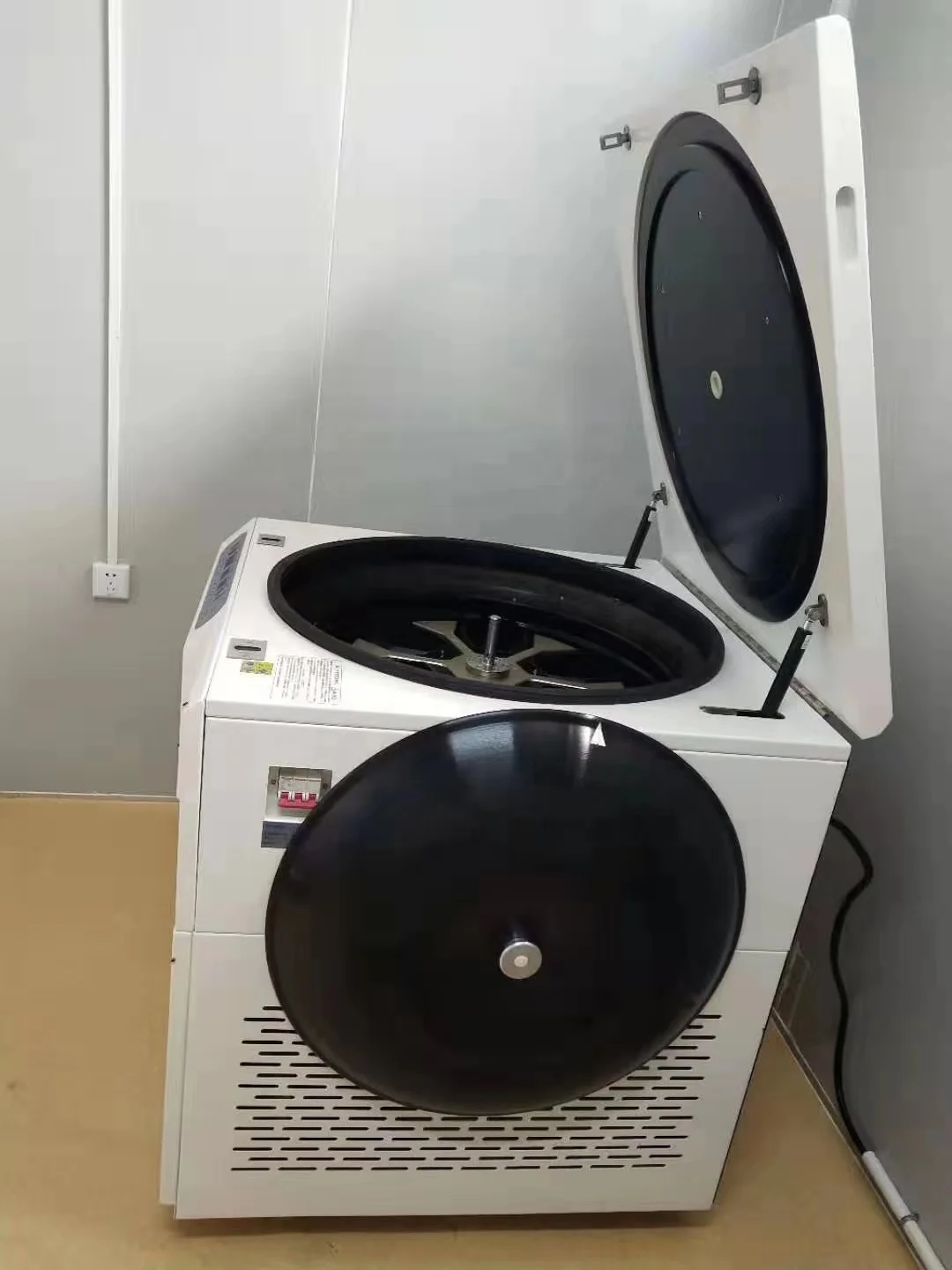 Angle Rotor 6x1000ml bottles Large Capacity Centrifuge 1000rpm High Speed Refrigerated Laboratory Centrifuge