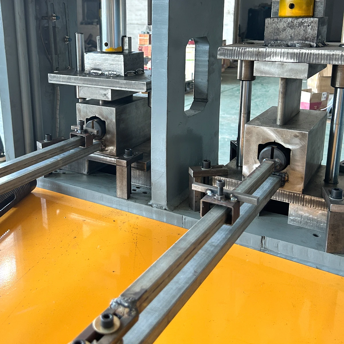 Pneumatic Metal Punch Press Machine Foil Lunch Box Making Power Punch Press Machine Punching