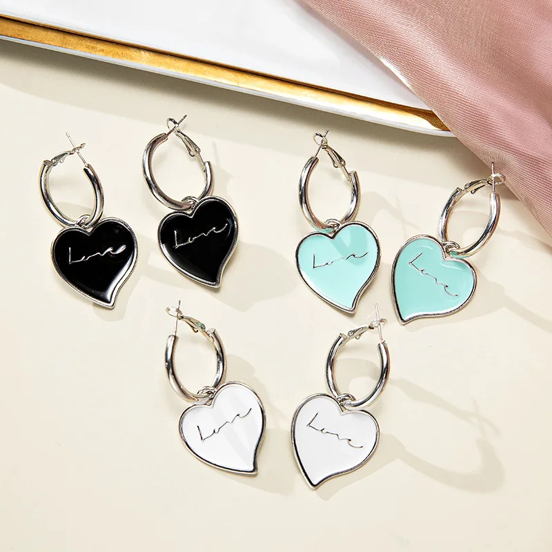 Trendy White Black Enamel Heart Pendant Choker Necklace for Women Silver Color Metal Chains Necklace Jewelry 2021